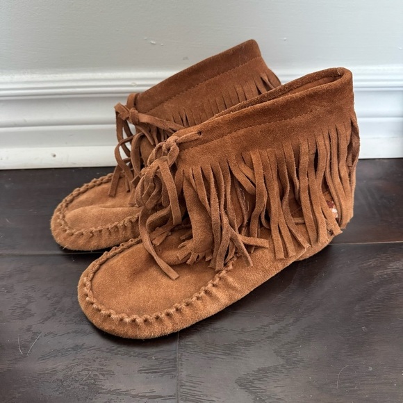Aldo Suede Fringe Moccasin Boots | Boho Festival Western 37 - Picture 2 of 9